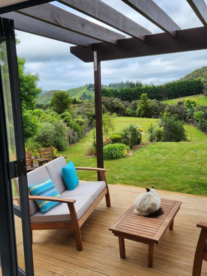 Boutique Art Retreat Hotel Upper Hutt Exterior foto