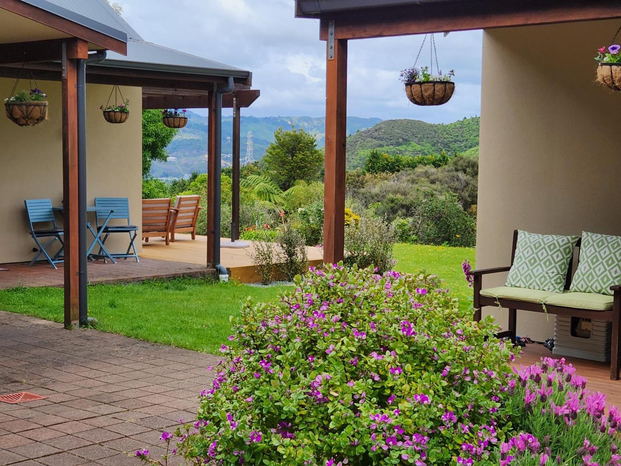 Boutique Art Retreat Hotel Upper Hutt Exterior foto